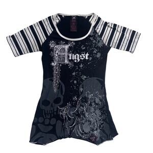 Y2K Graphic Shirt Medium Womens Black White Angst Goth Skull Graphic 2000s BUM
